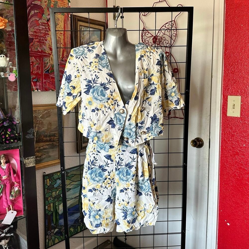 en focus yellow blue creme floral top and bottom shorts set